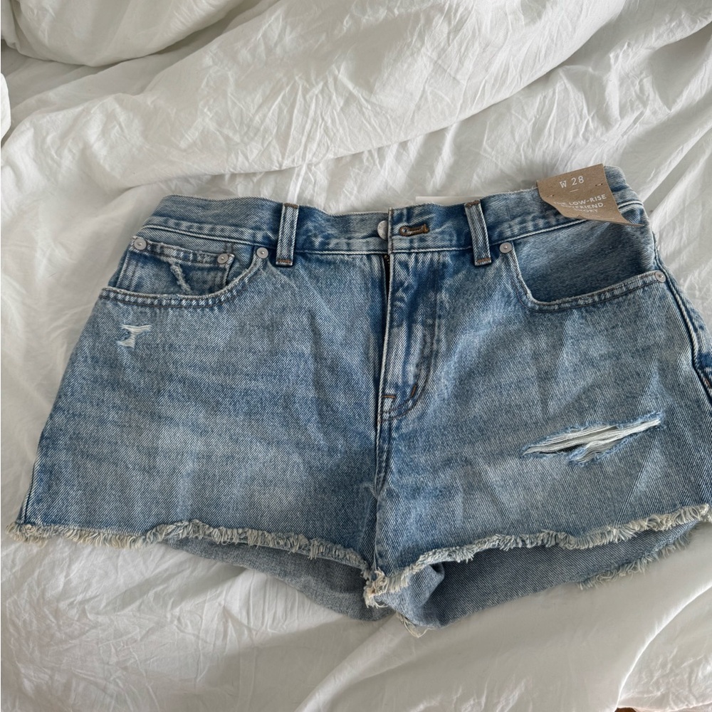 Madewell low-rise boyfriend short, 28
